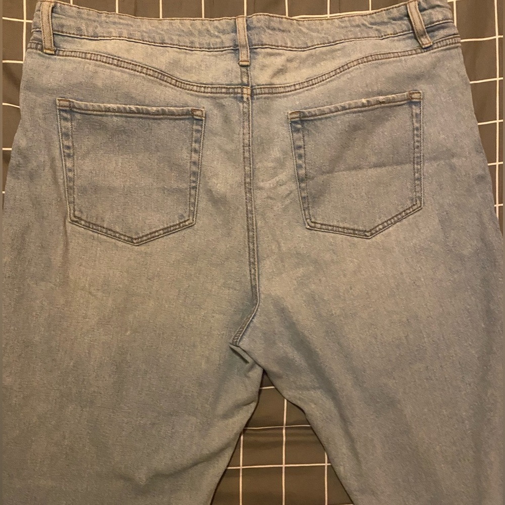 High Rise Mom Jeans - Picture 2 of 5